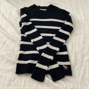 Abercrombie and fitch sweater, suitable for ages 11-12.